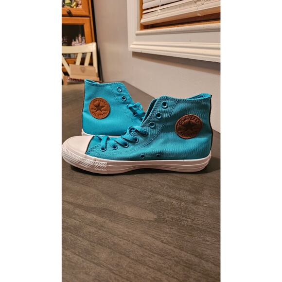 Athletic_Shoes